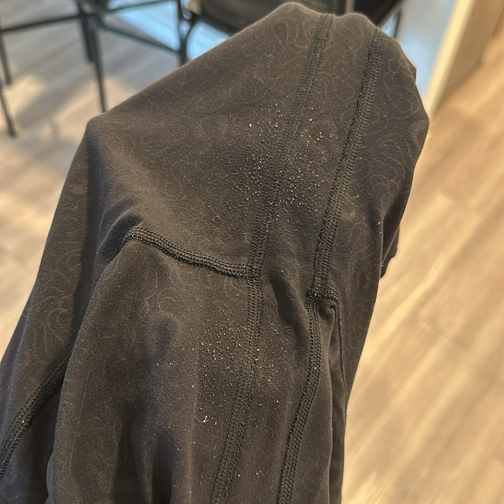 Lululemon Align 25” with pockets Logo pattern - Picture 3 of 3